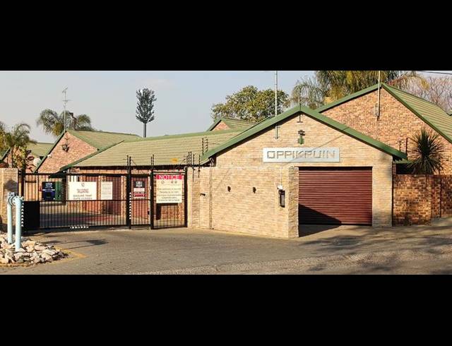 4 BEDROOM TOWNHOUSE FOR SALE IN GLEN MARAIS